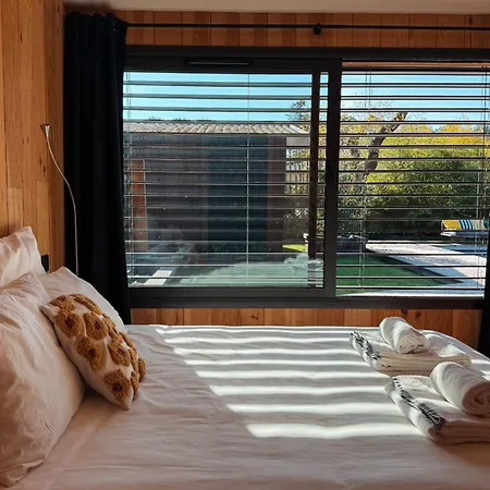 Celine With Private Pool For 6 People In Andernos-les-Bains